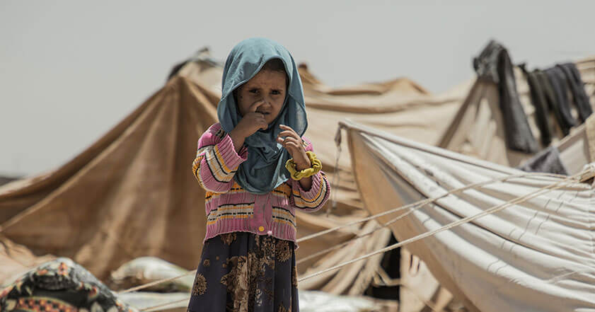 girl in refugee camp in yemen